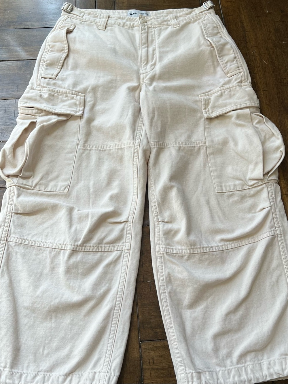 Aritzia TNA Supply Cargo Pants Size 2 Beige Cream Wide Leg Utility Gorpcore Y2K
